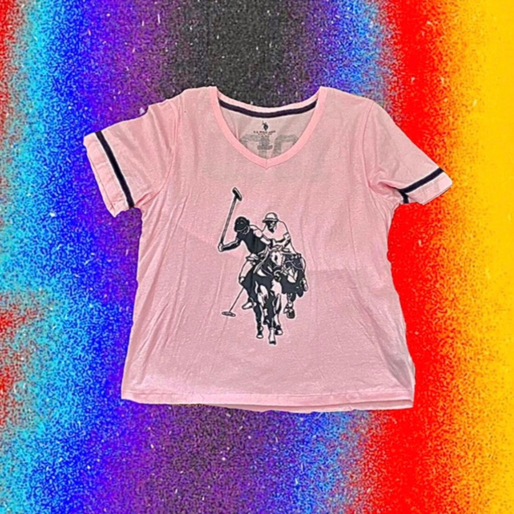 pink polo shirt! 💘